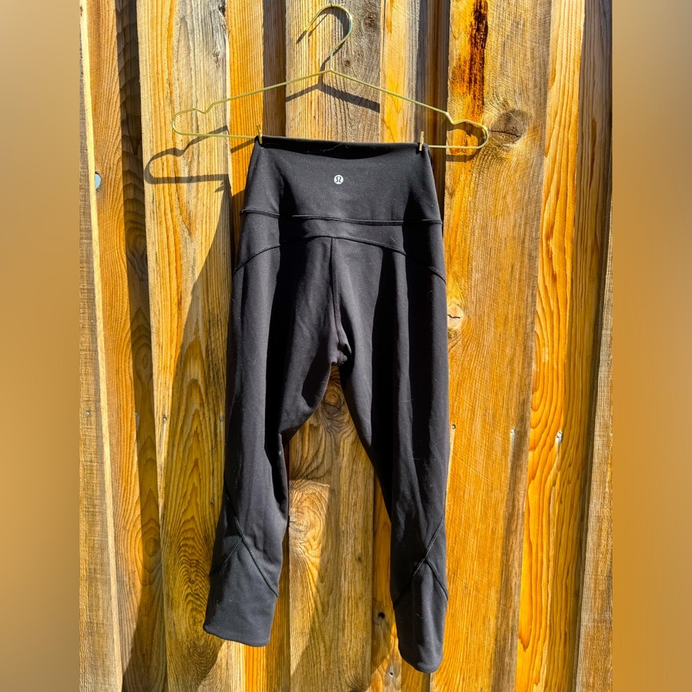 Lululemon in movement leggings, black, size 6
